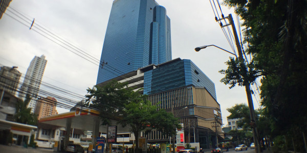 Bangkok Business Center - Office Space For Rent On Sukhumvit Road, near BTS Ekkamai Station