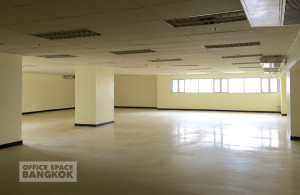 Trendy Building - Office Space For Rent in Standard Condition