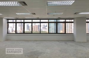 Sindhorn Tower - Office Space In Standard Condition