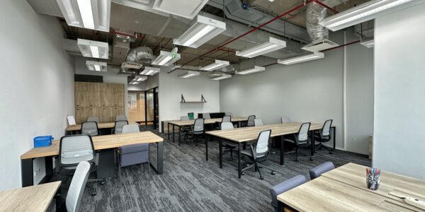 Ready to move in office for rent in Bangkok at Sanyan Mitrtown
