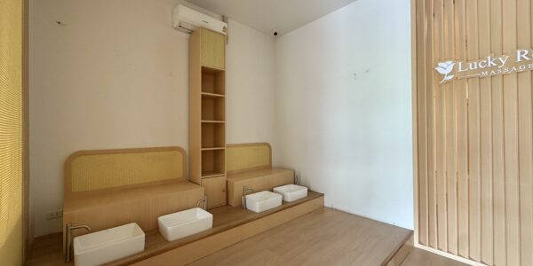 Retail space for rent in Bangkok near BTS Phra Khanong